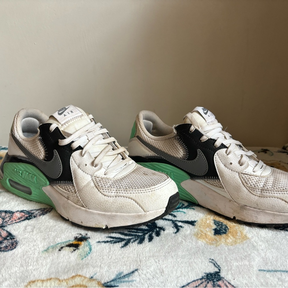 Nike Air Max White and Green Sneakers